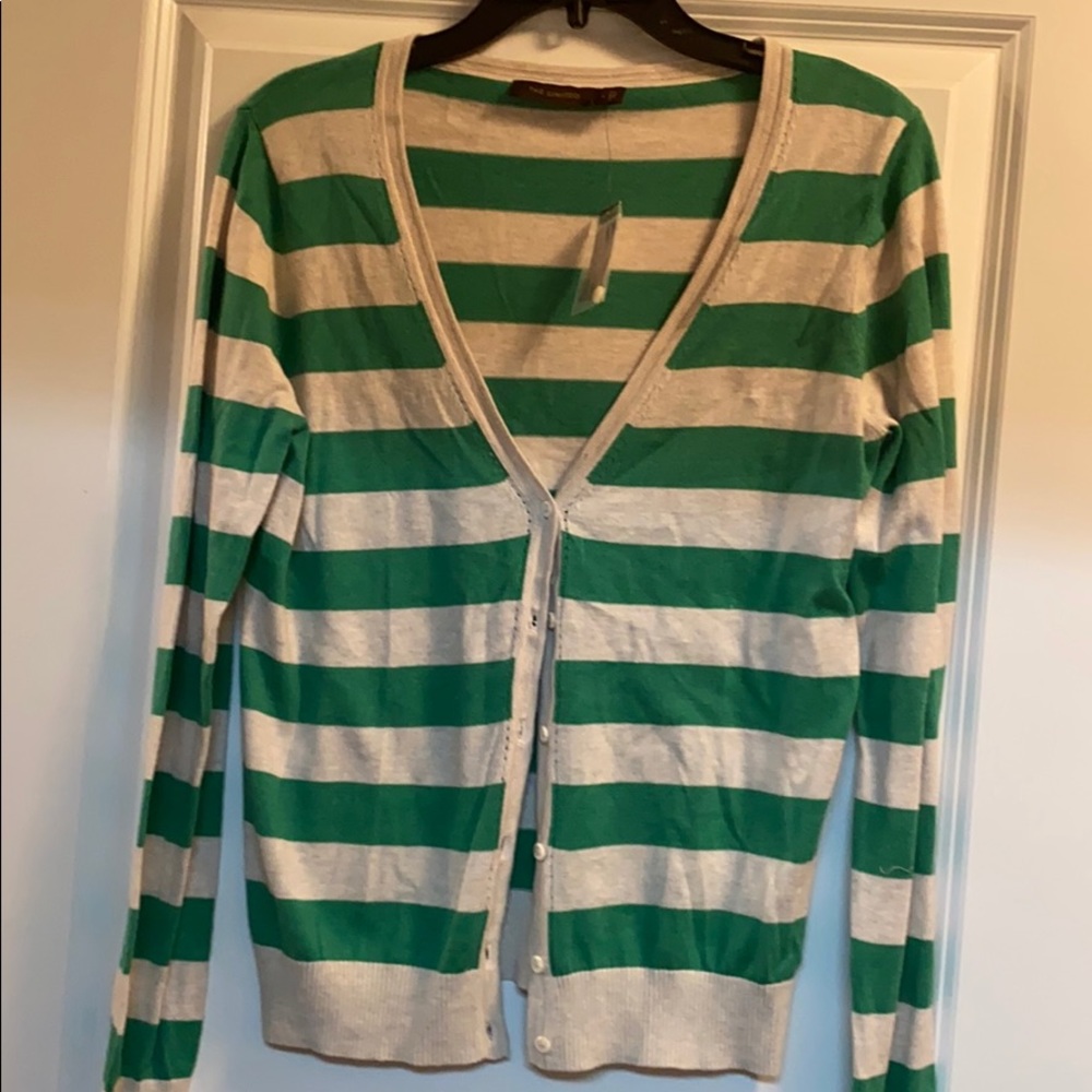 Women’s cardigan.